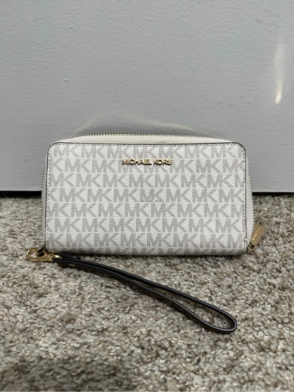 NWOT Michael Kors Cream and Light Gray MK Logo Wristlet with Gold Hardware